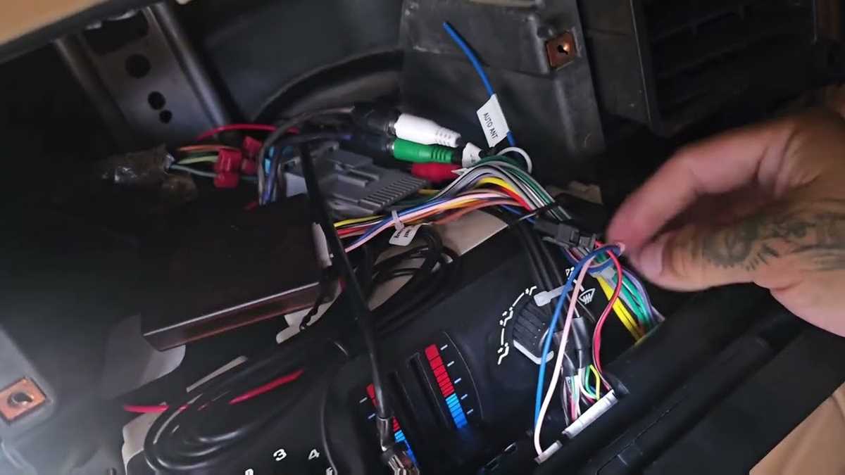 2005 chevy tahoe stereo wiring diagram
