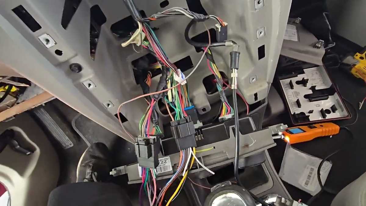 2007 chevy hhr radio wiring diagram