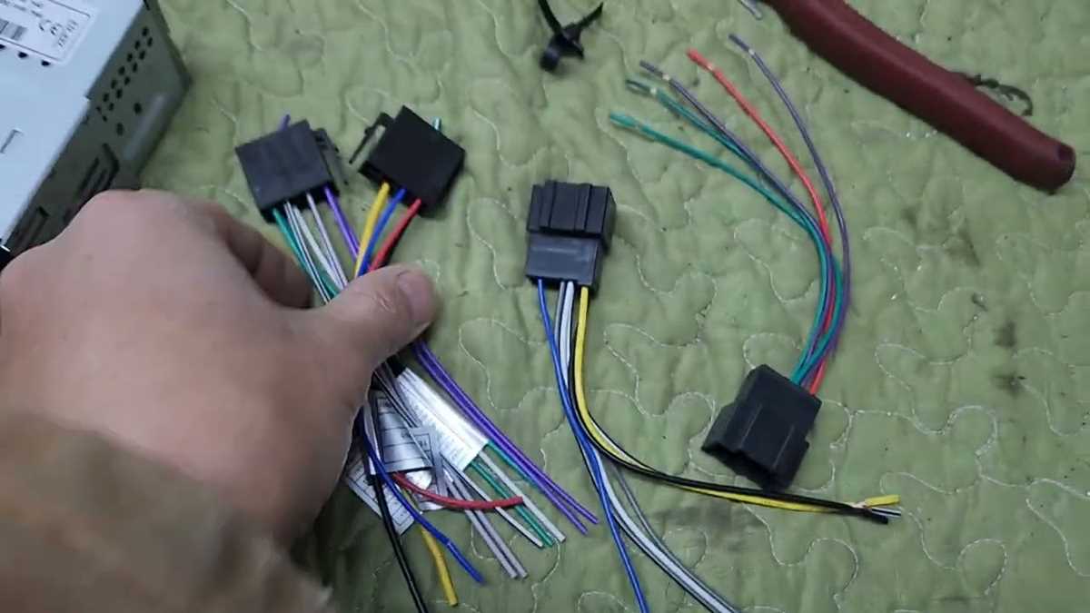 2008 gmc yukon stereo wiring diagram